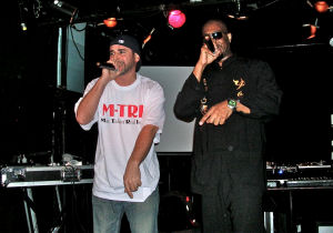 [Coole High & M-Tri (c) Adam Bernard of AdamsWorldBlog.com]