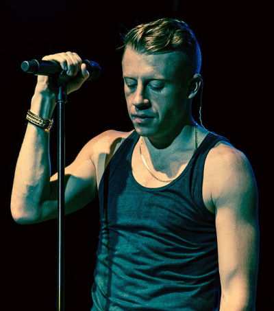 [Macklemore]